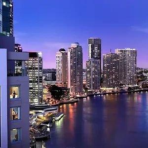 Stamford Plaza Отель